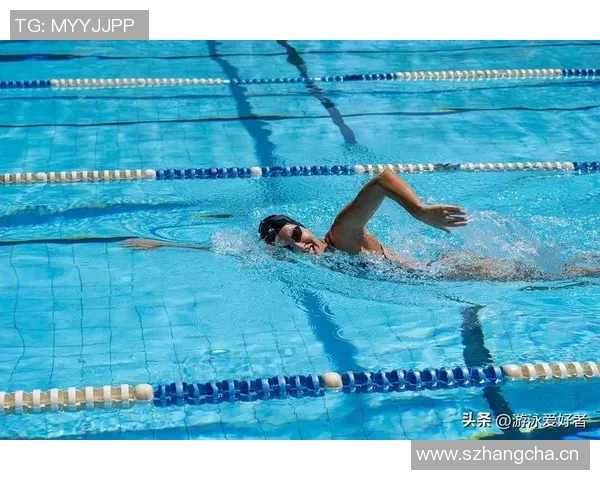 《探索游泳动作的精髓：从基础到进阶的技巧与训练方法》